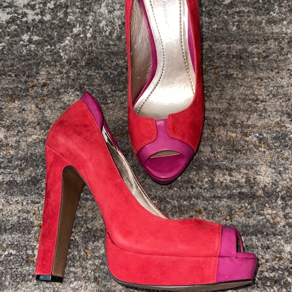 BCBG MAX AZRIA-Jodeci-size 10 Rossi/Raspberry - Picture 2 of 3